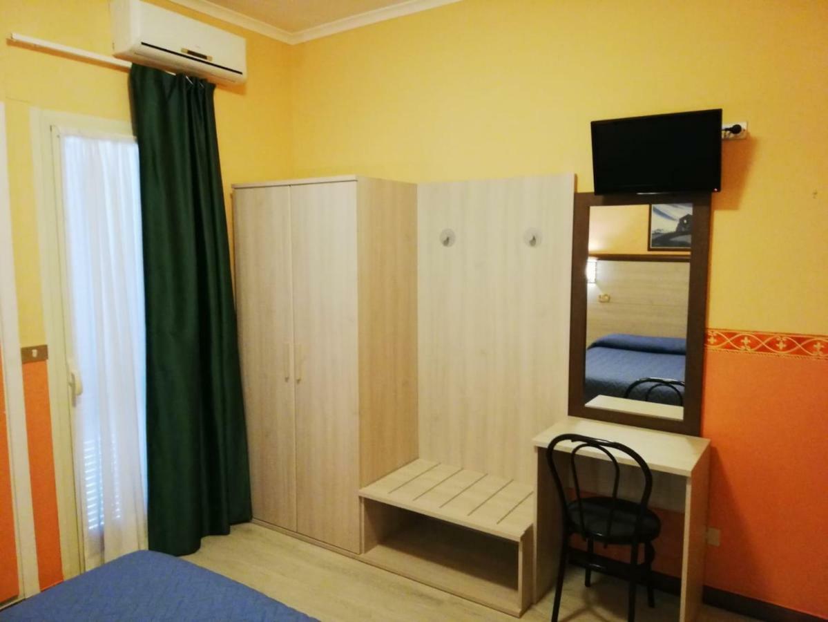Hotel Ludovici フィウッジ エクステリア 写真